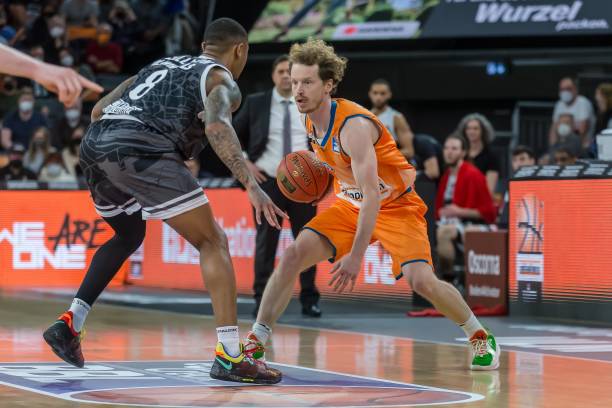 双重危机 双重危机