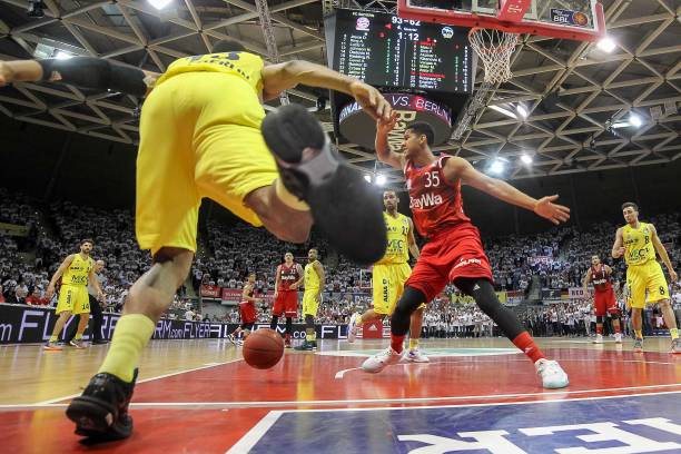 展示出他的 展示出他的