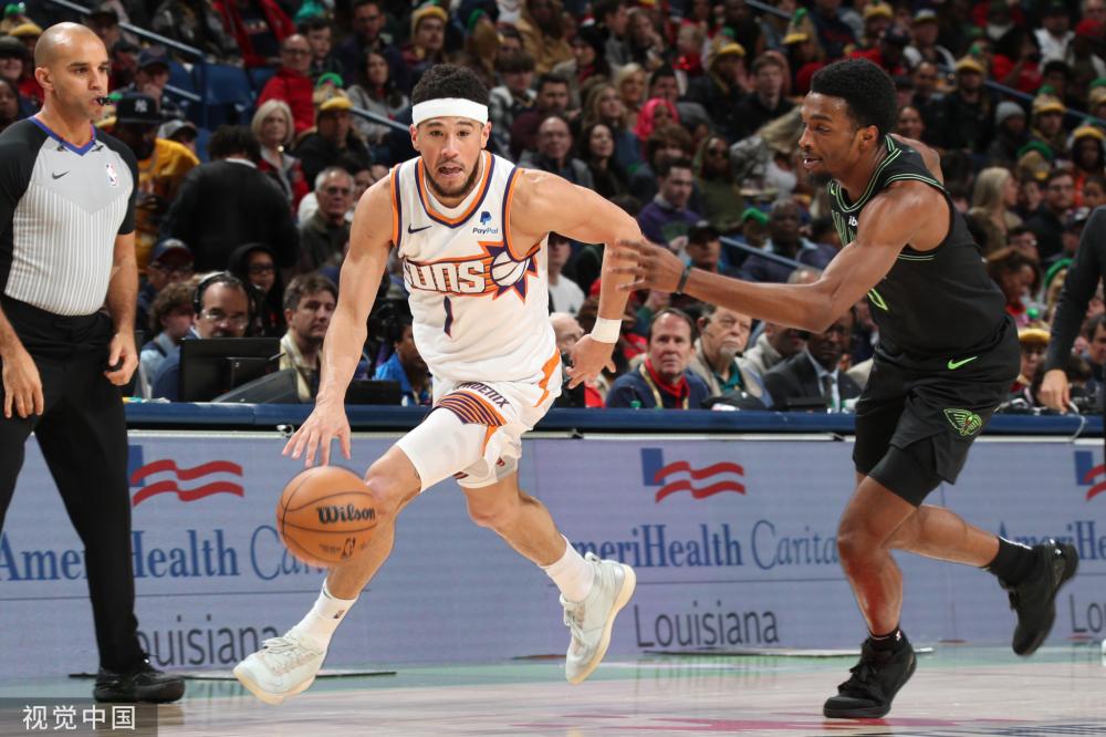 雷拉在接受 雷拉在接受