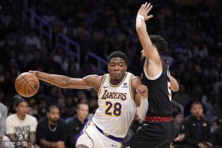 现代篮球的 现代篮球的